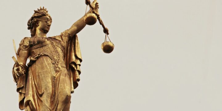 ¿Qué diferencias hay entre los honorarios de un abogado y las costas?